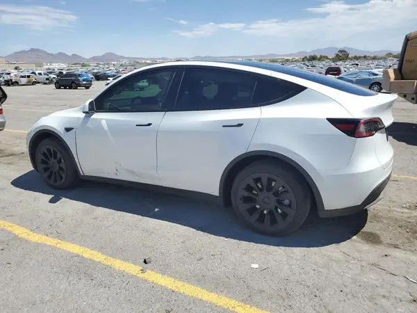 7SAYGDEE6PF920417 2023 TESLA MODEL Y - Image 2