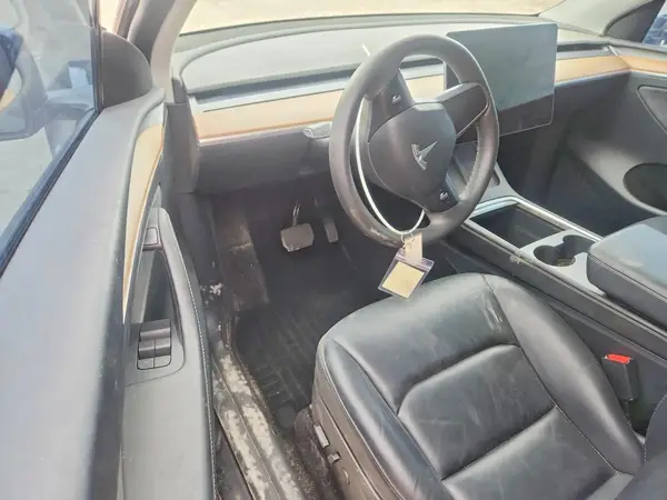 7SAYGDEE6PF923950 2023 TESLA MODEL Y - Image 8
