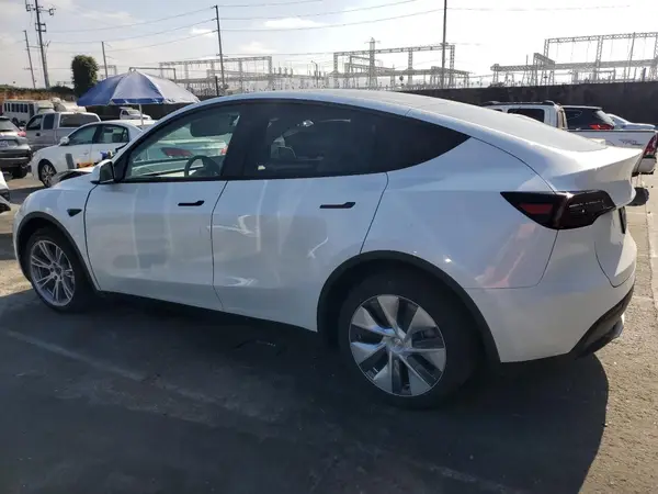 7SAYGDEE6PF928436 2023 TESLA MODEL Y - Image 2