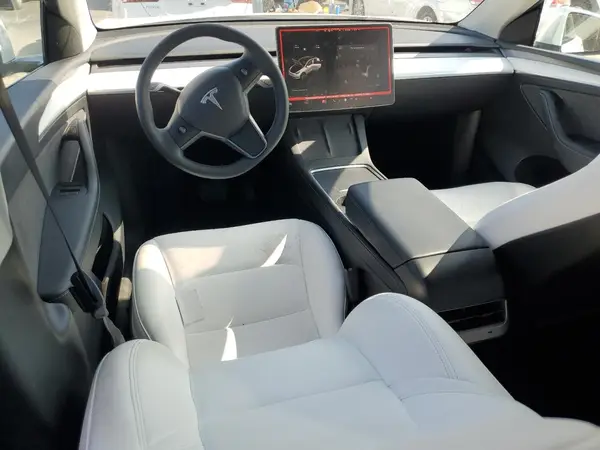 7SAYGDEE6PF928436 2023 TESLA MODEL Y - Image 8