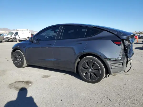 7SAYGDEE6PF929327 2023 TESLA MODEL Y - Image 2