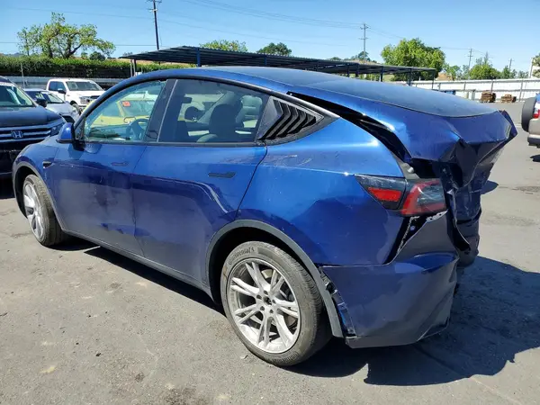 7SAYGDEE6PF939212 2023 TESLA MODEL Y - Image 2