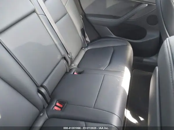 7SAYGDEE6PF942921 2023 TESLA MODEL Y - Image 8