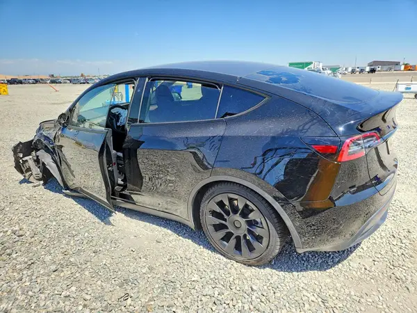 7SAYGDEE6PF944460 2023 TESLA MODEL Y - Image 2