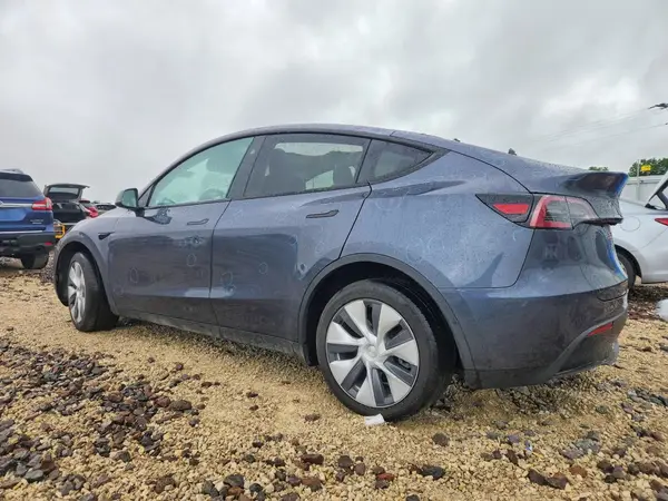 7SAYGDEE6PF944491 2023 TESLA MODEL Y - Image 2