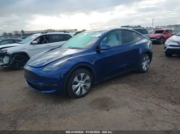 7SAYGDEE6PF947827 2023 TESLA MODEL Y - Image 2
