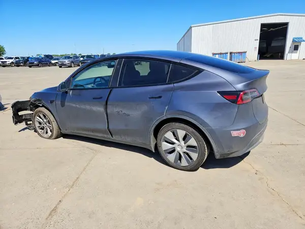 7SAYGDEE6PF971772 2023 TESLA MODEL Y - Image 2