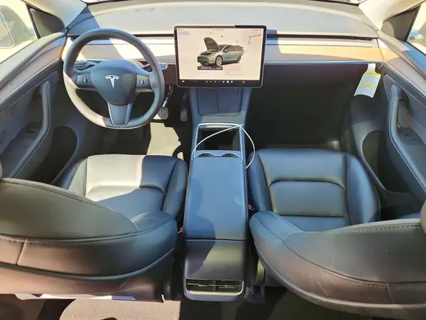 7SAYGDEE6PF971772 2023 TESLA MODEL Y - Image 8
