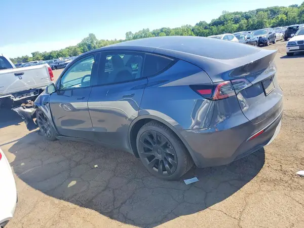 7SAYGDEE6RA216878 2024 TESLA MODEL Y - Image 2