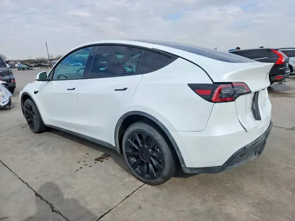 7SAYGDEE6RA220171 2024 TESLA MODEL Y - Image 2