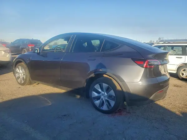 7SAYGDEE6RA223670 2024 TESLA MODEL Y - Image 2