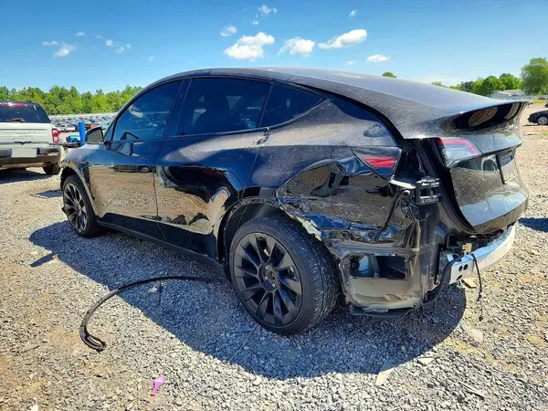 7SAYGDEE6RA227220 2024 TESLA MODEL Y - Image 2