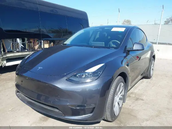 7SAYGDEE6RA229579 2024 TESLA MODEL Y - Image 2