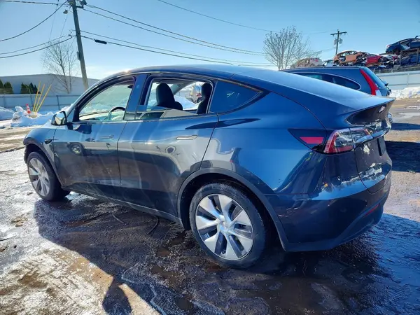 7SAYGDEE6RA230635 2024 TESLA MODEL Y - Image 2