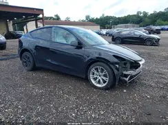 7SAYGDEE6RA230702 2024 TESLA MODEL Y
