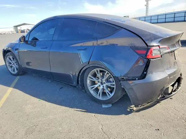 7SAYGDEE6RA234460 2024 TESLA MODEL Y - Image 2