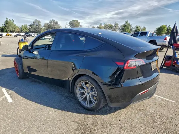 7SAYGDEE6RA242459 2024 TESLA MODEL Y - Image 2