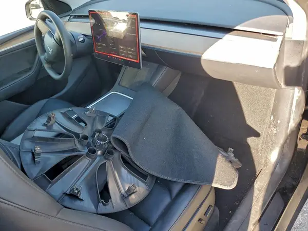 7SAYGDEE6RA242459 2024 TESLA MODEL Y - Image 8