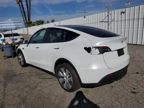 7SAYGDEE6RA250657 2024 TESLA MODEL Y - Image 2