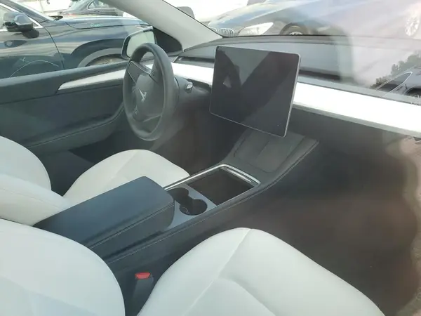 7SAYGDEE6RA254174 2026 TESLA MODEL Y - Image 8