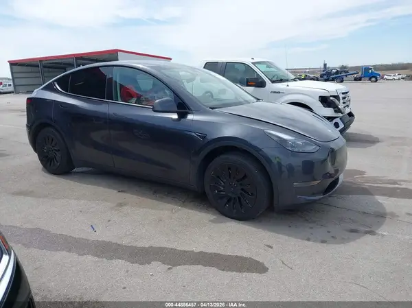 7SAYGDEE6RA255826 2024 TESLA MODEL Y - Image 1