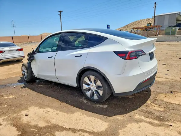 7SAYGDEE6RA259598 2024 TESLA MODEL Y - Image 2