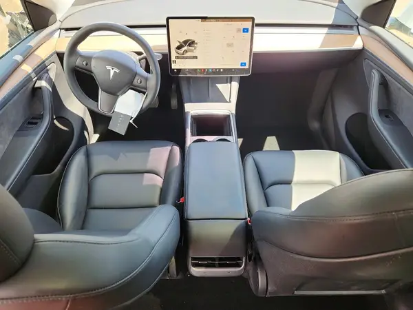 7SAYGDEE6RA259598 2024 TESLA MODEL Y - Image 8