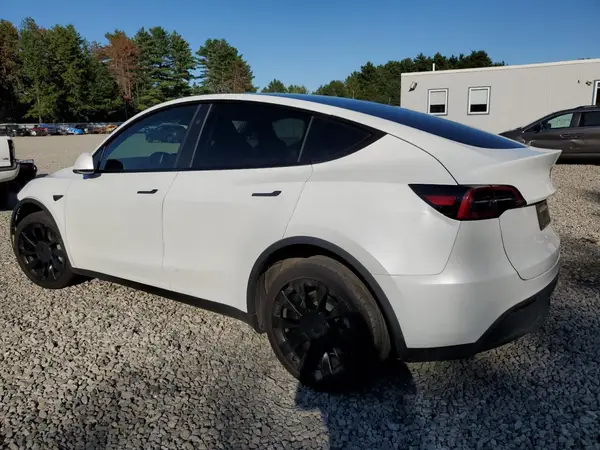7SAYGDEE6RA260248 2024 TESLA MODEL Y - Image 2