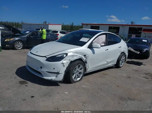 7SAYGDEE6RA263652 2024 TESLA MODEL Y - Image 2
