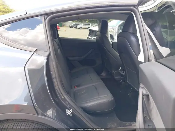 7SAYGDEE6RA277177 2024 TESLA MODEL Y - Image 8