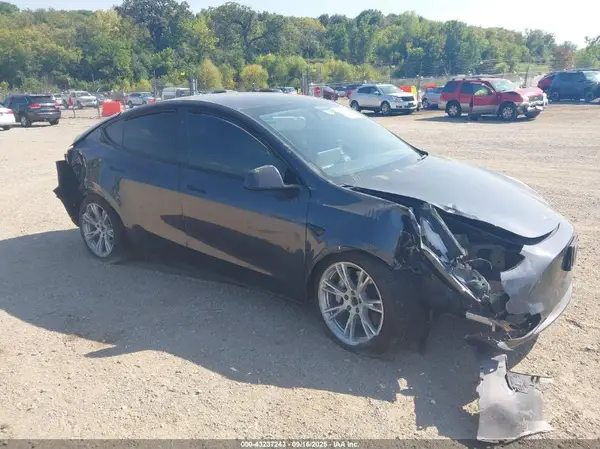 7SAYGDEE6RA278376 2024 TESLA MODEL Y - Image 1