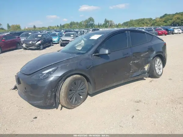 7SAYGDEE6RA278376 2024 TESLA MODEL Y - Image 2