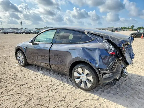 7SAYGDEE6RA282508 2024 TESLA MODEL Y - Image 2