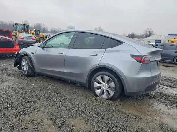 7SAYGDEE6RA285179 2024 TESLA MODEL Y - Image 2