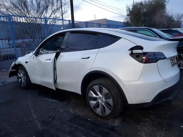 7SAYGDEE6RA287952 2024 TESLA MODEL Y - Image 2