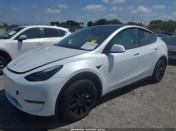 7SAYGDEE6RA292939 2024 TESLA MODEL Y - Image 2