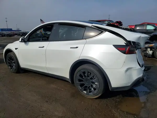 7SAYGDEE6RA307097 2024 TESLA MODEL Y - Image 2