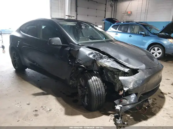 7SAYGDEE6RA325535 2024 TESLA MODEL Y - Image 1