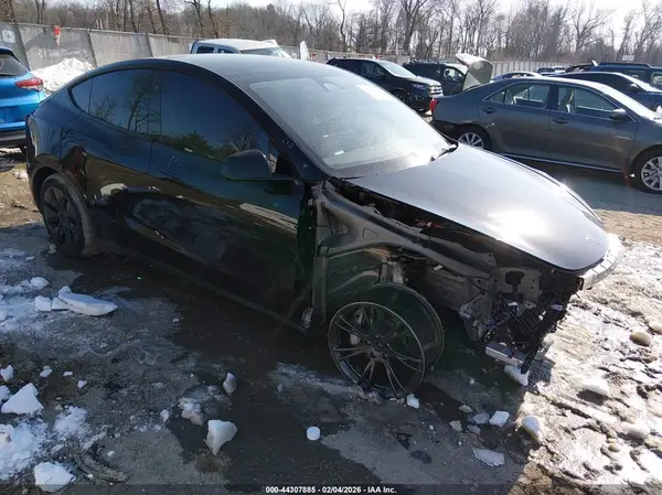 7SAYGDEE6RA328600 2024 TESLA MODEL Y - Image 1