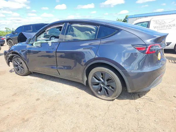 7SAYGDEE6RA330234 2024 TESLA MODEL Y - Image 2