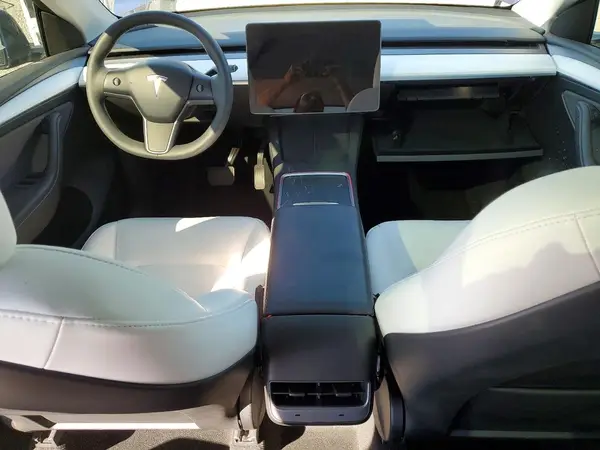 7SAYGDEE6RF005151 2024 TESLA MODEL Y - Image 8