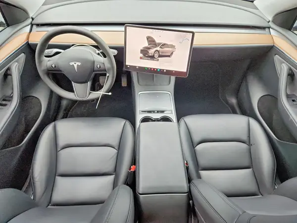 7SAYGDEE6RF013881 2024 TESLA MODEL Y - Image 8