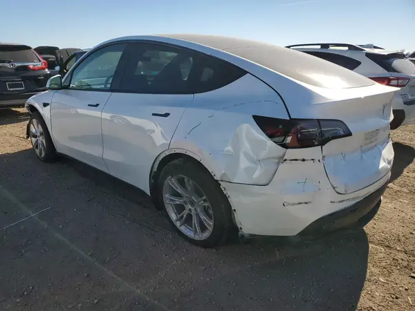 7SAYGDEE6RF029255 2024 TESLA MODEL Y - Image 2