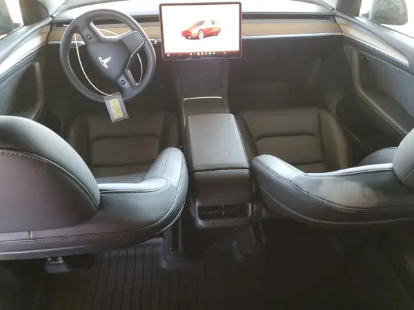 7SAYGDEE6RF031751 2024 TESLA MODEL Y - Image 8