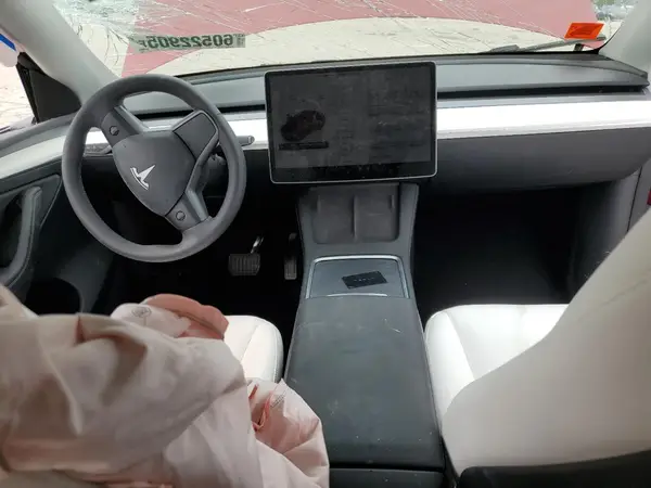 7SAYGDEE6RF048632 2024 TESLA MODEL Y - Image 8
