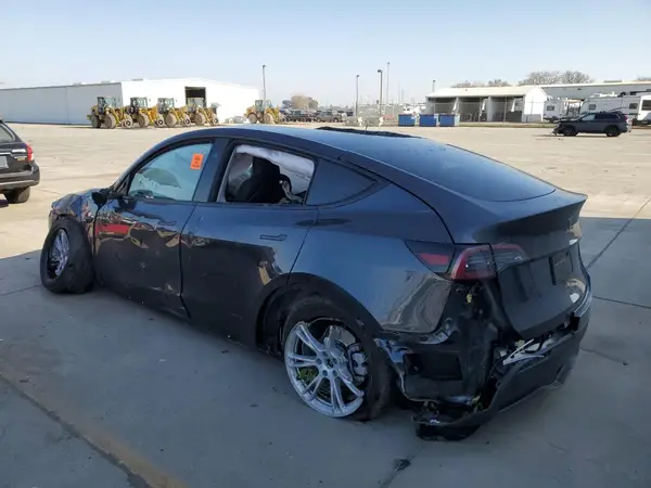 7SAYGDEE6RF063230 2024 TESLA MODEL Y - Image 2