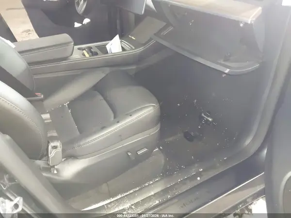 7SAYGDEE6RF070212 2024 TESLA MODEL Y - Image 8
