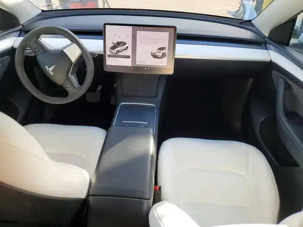 7SAYGDEE6RF073773 2024 TESLA MODEL Y - Image 8
