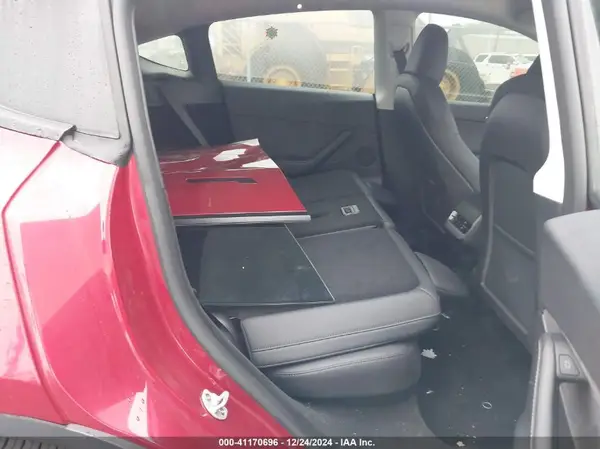 7SAYGDEE6RF076107 2024 TESLA MODEL Y - Image 8