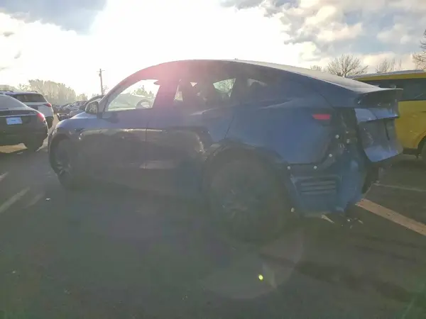 7SAYGDEE6RF081145 2024 TESLA MODEL Y - Image 2